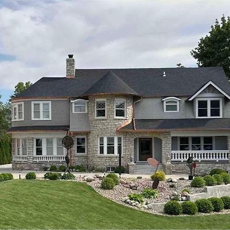 Historical Oscar Lofquist House In The Heart Of Des Moines Exterior foto