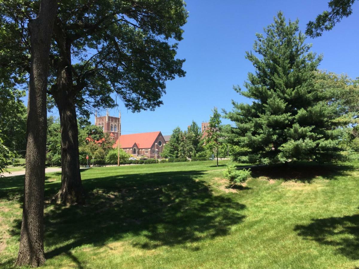 Historical Oscar Lofquist House In The Heart Of Des Moines Exterior foto